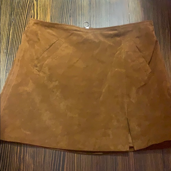 BLANK NYC Suede mini skirt - Picture 4 of 10